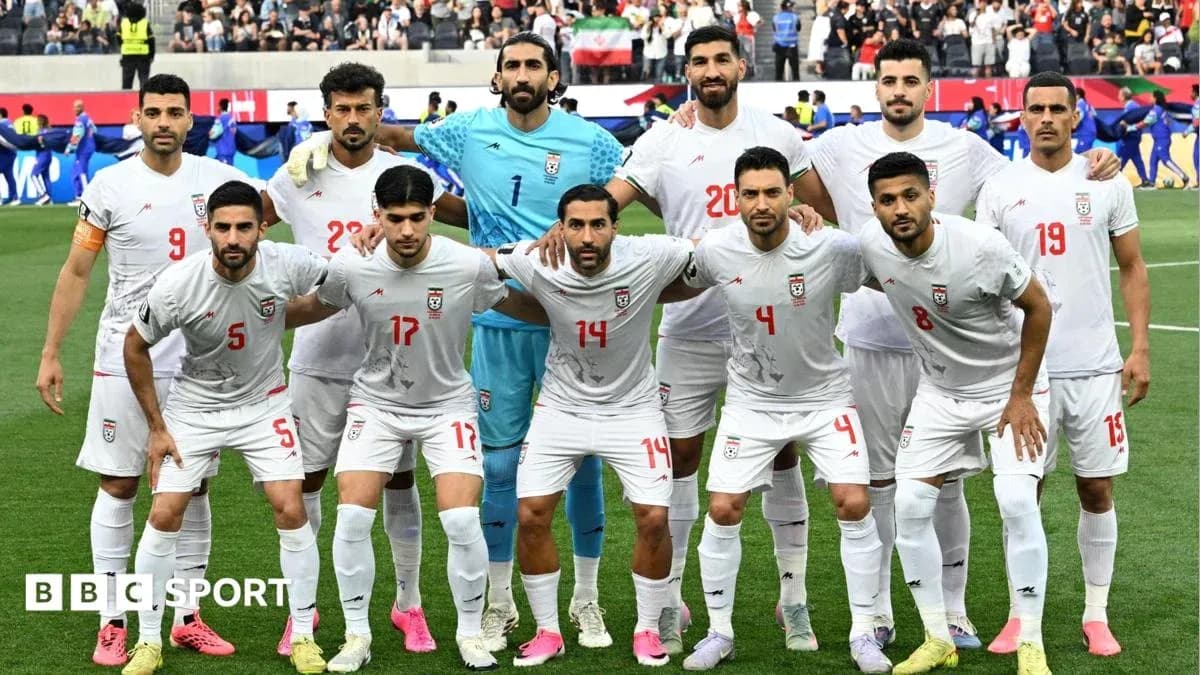 Equipo de Irán posando antes del partido