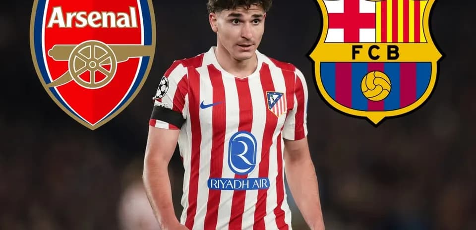 Jugador de Atlético de Madrid con escudos de Arsenal y Barcelona