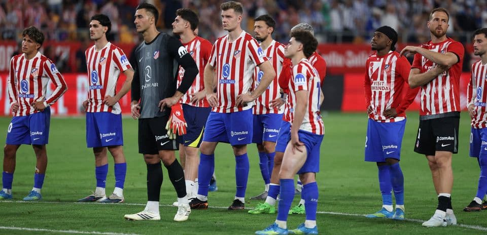 Jugadores del Atlético de Madrid en el campo