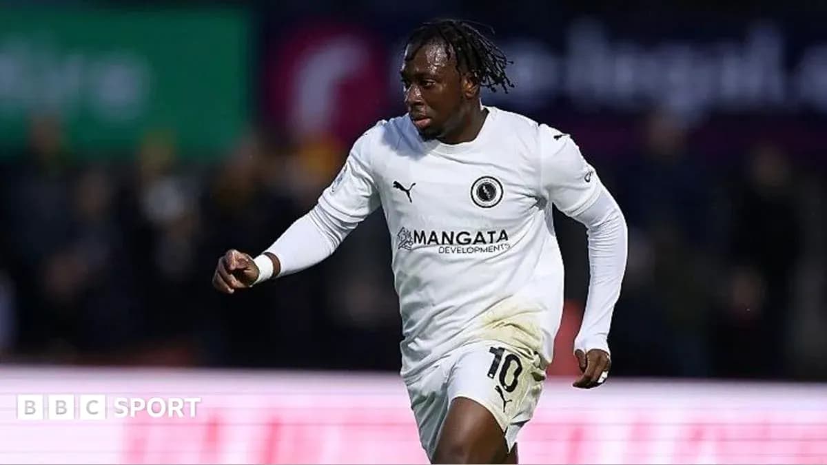 Jugador celebrando un gol en partido de fútbol