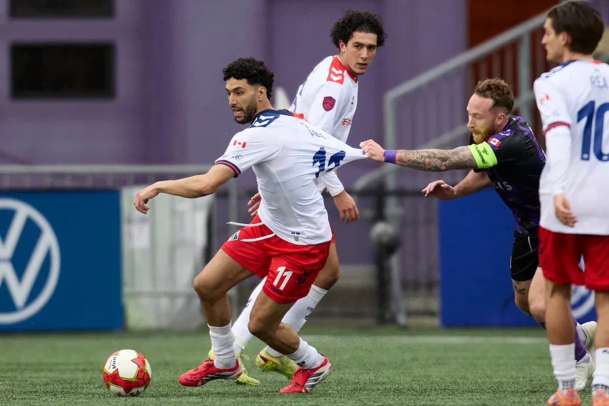 Jugador de Supra du Quebec en acción
