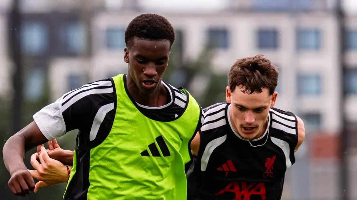 Jugadores compitiendo durante la sesión de entrenamiento