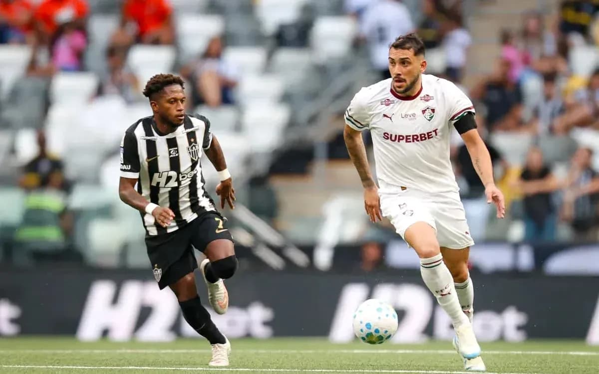 Jugador de Atlético-MG persigue a jugador de Chapecoense