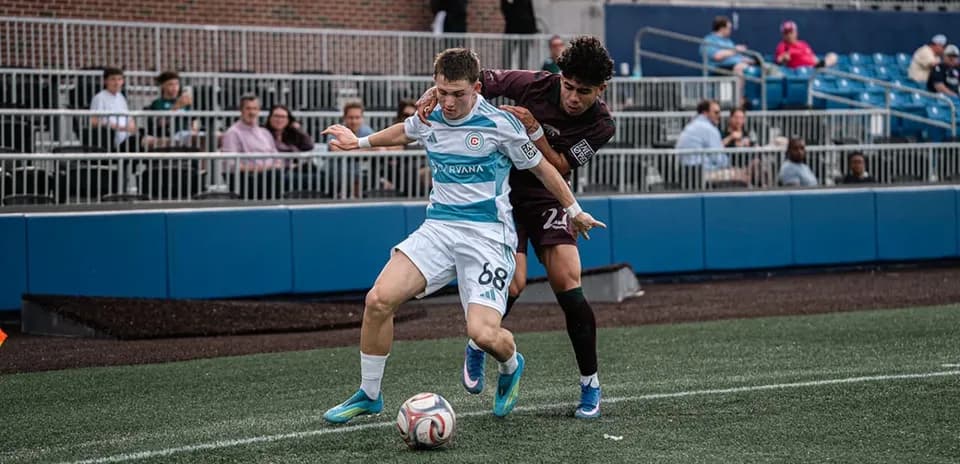 Jugador de Chicago Fire II en acción