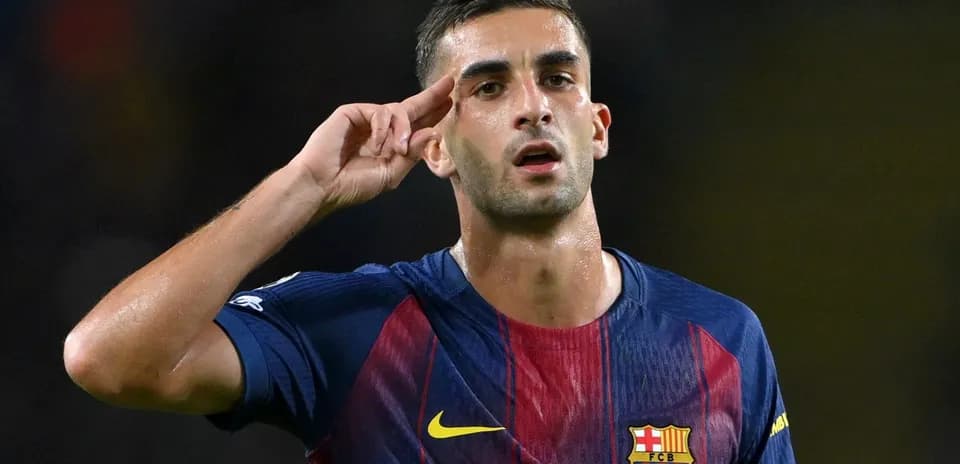 Jugador de FC Barcelona saludando durante el partido