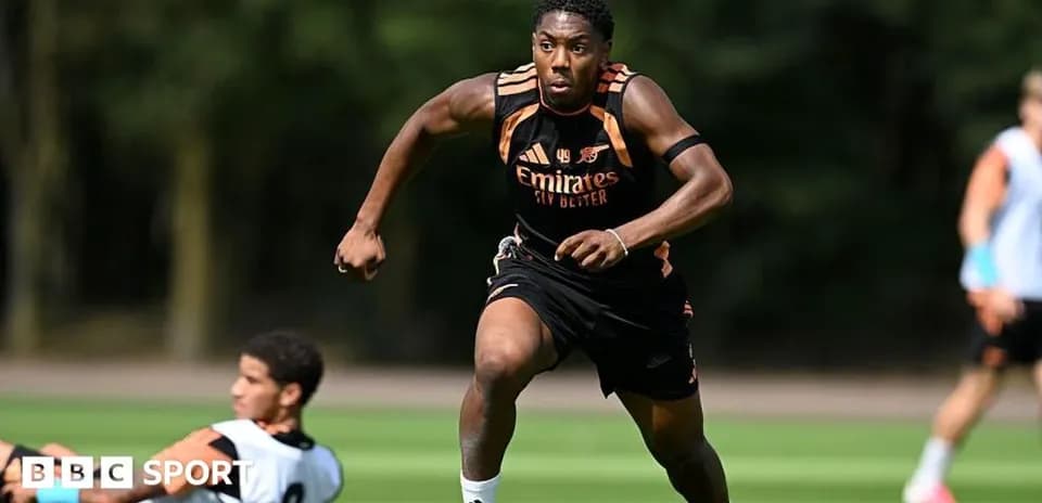 Jugador corriendo durante entrenamiento en el campo