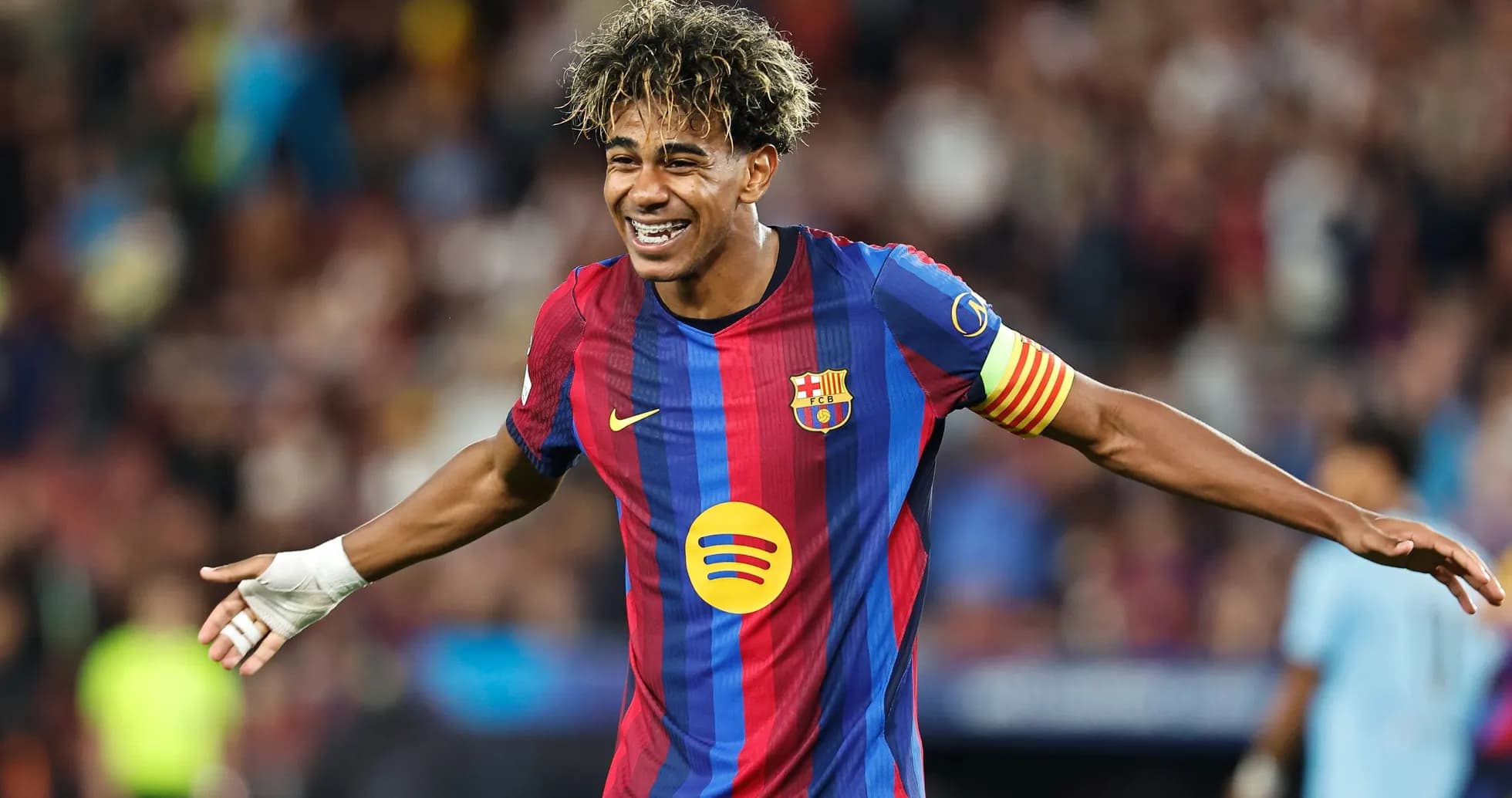 Jugador de Barcelona celebrando un gol en el estadio