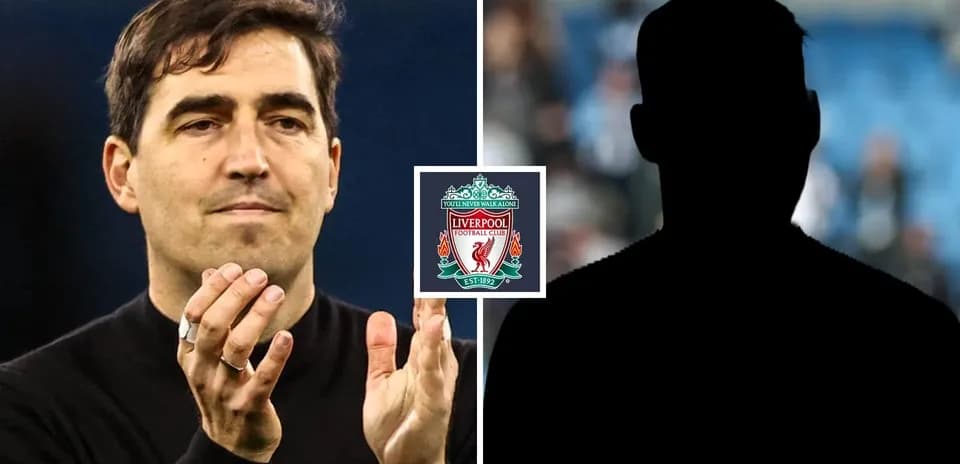 Entrenador aplaudiendo con logo de Liverpool en fondo