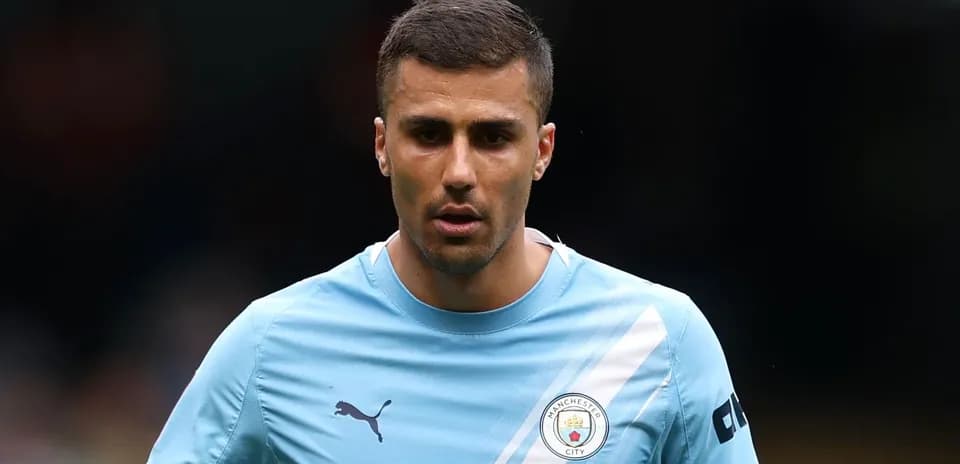 Jugador de Manchester City en uniforme azul claro