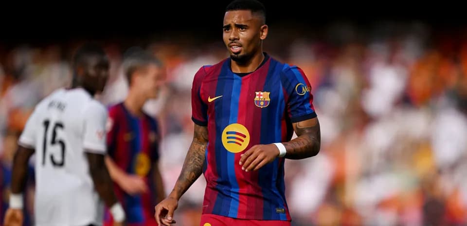 Jugador del FC Barcelona en acción durante el partido