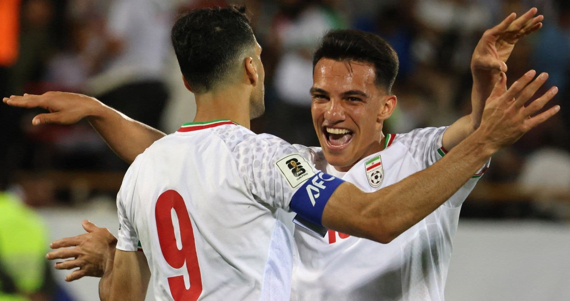 Jugadores de Irán celebrando un gol en partido