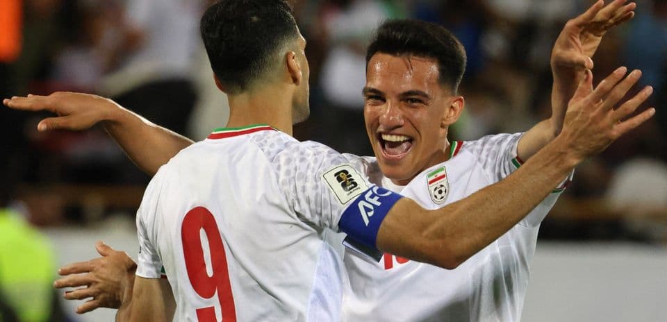 Jugadores de Irán celebrando un gol en partido