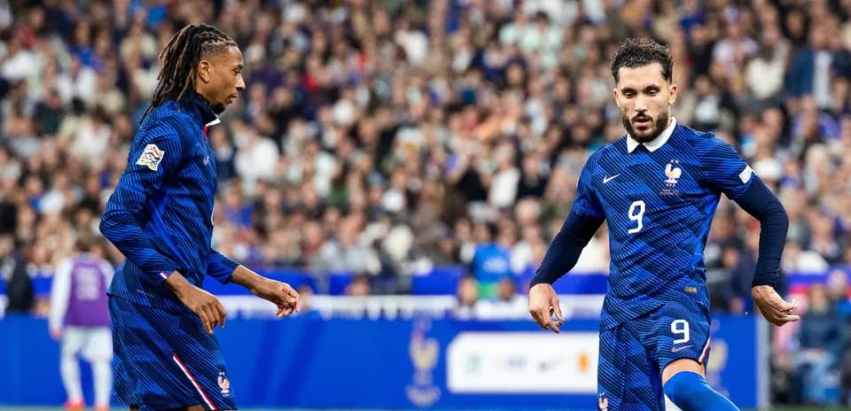 Jugadores de Francia en el campo durante el partido