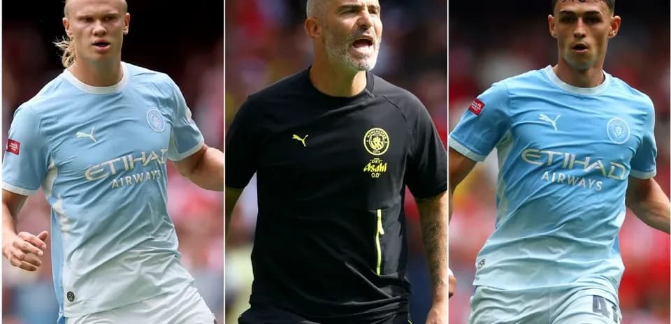 Jugadores y entrenador de Manchester City durante partido