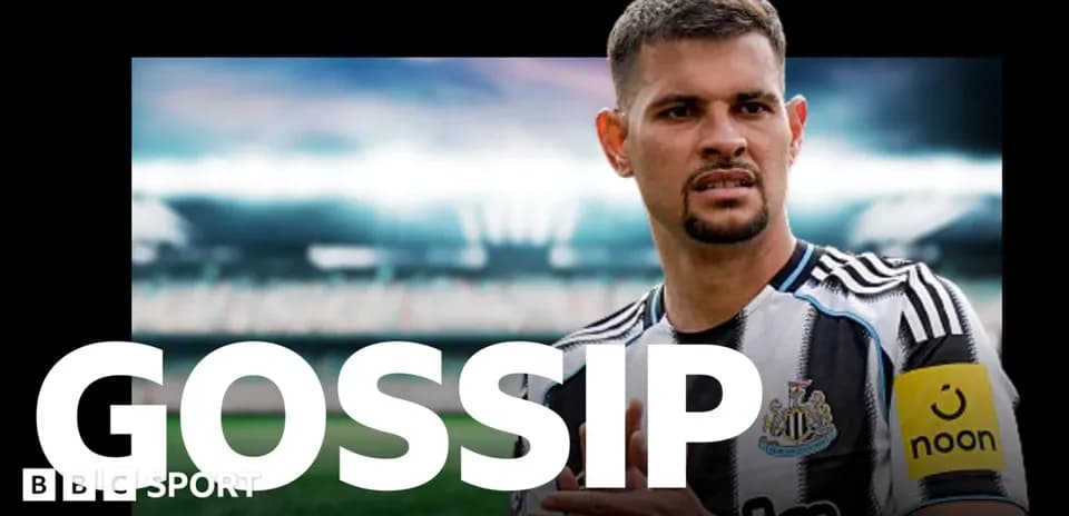 Jugador de Newcastle con camiseta y brazalete de capitán