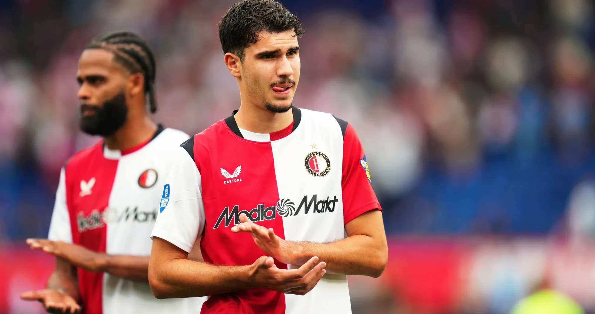 Jugador de Feyenoord en el campo durante el partido