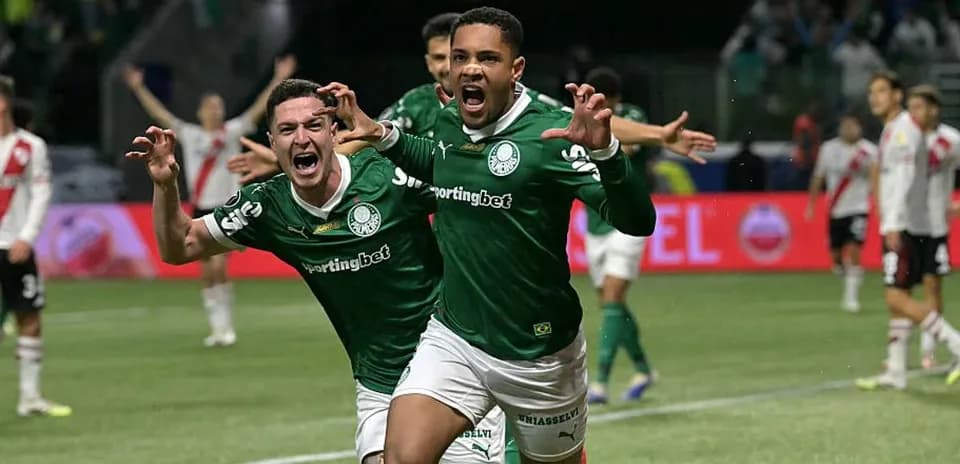 Jugadores de Palmeiras celebrando un gol
