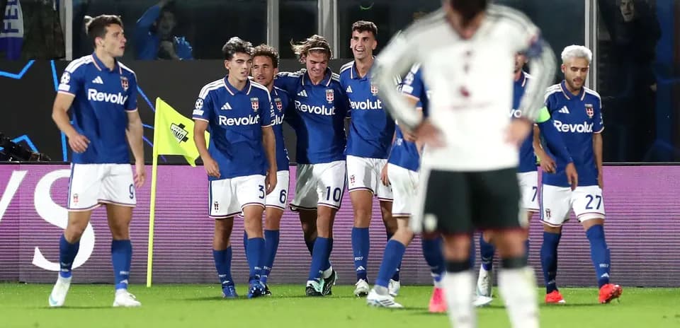 Jugadores de Como celebrando un gol