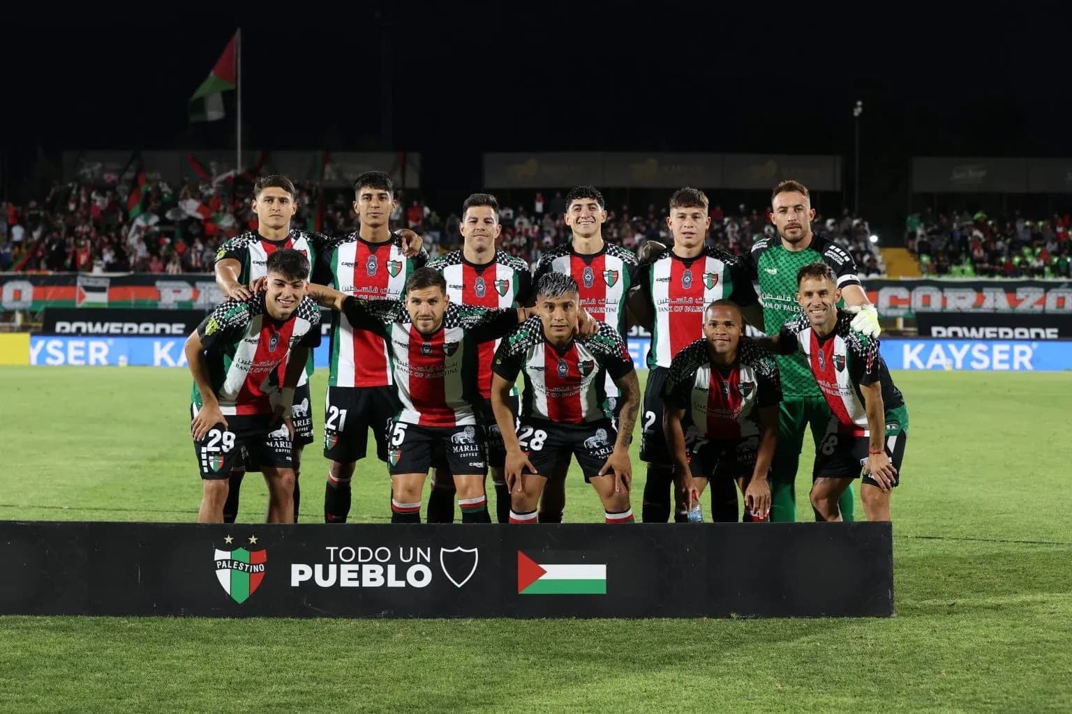 Equipo Palestino posando antes del partido
