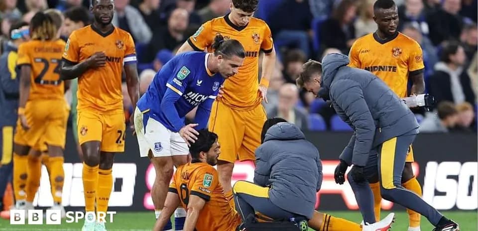Jugadores de Everton y otro equipo en el campo