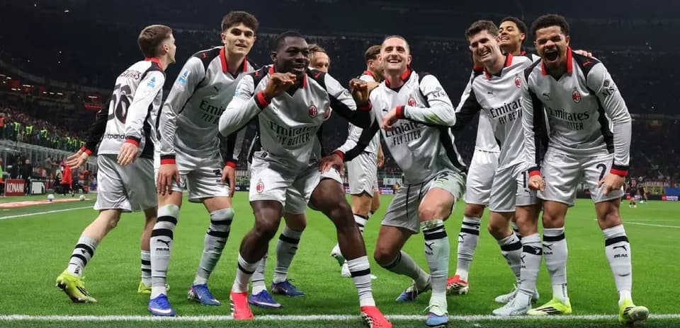 Jugadores del AC Milan celebrando un gol