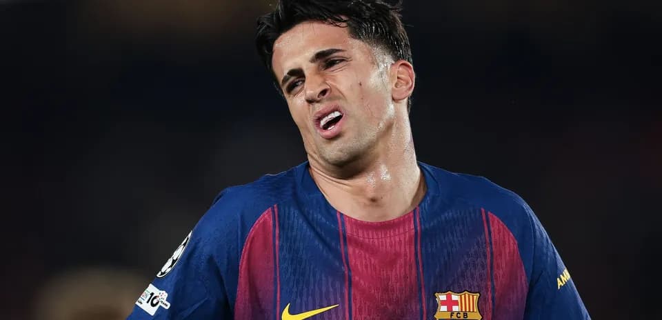 Jugador de Barcelona mostrando frustración en el partido