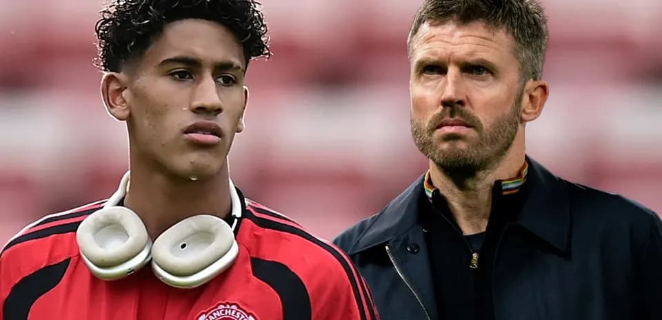 Jugador y entrenador de Manchester United en el campo