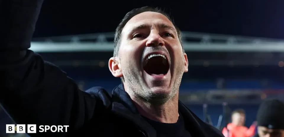 Entrenador celebrando después de un partido