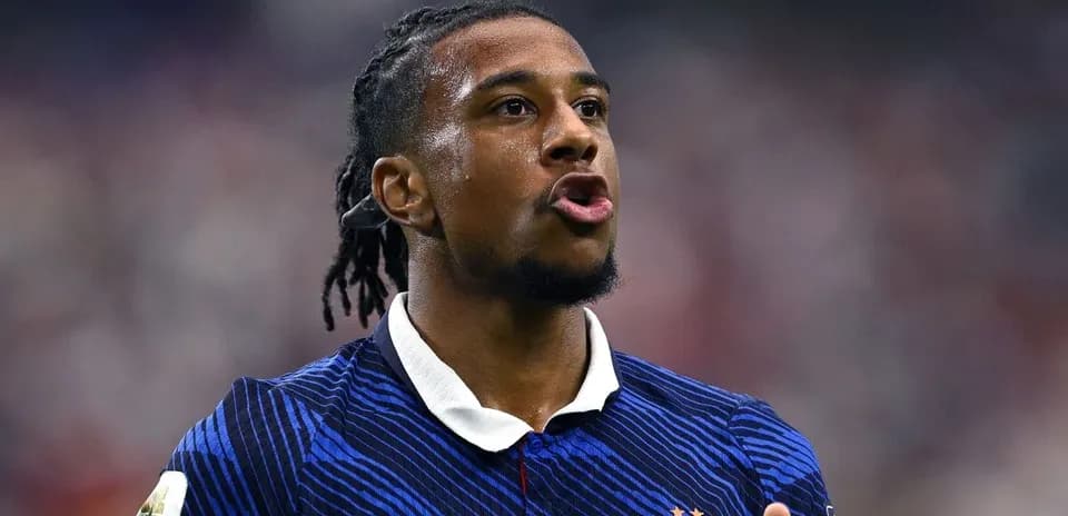 Jugador de Francia hablando durante el partido