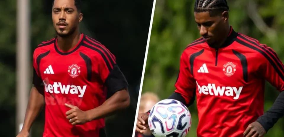 Jugadores de Manchester United en sesión de entrenamiento
