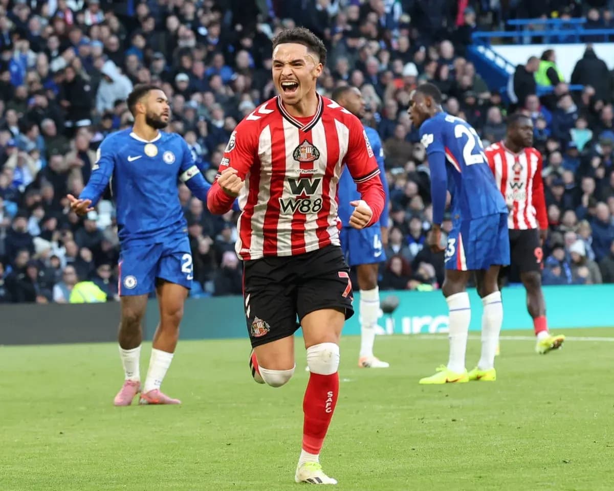 Jugador de Sunderland celebra un gol contra Chelsea