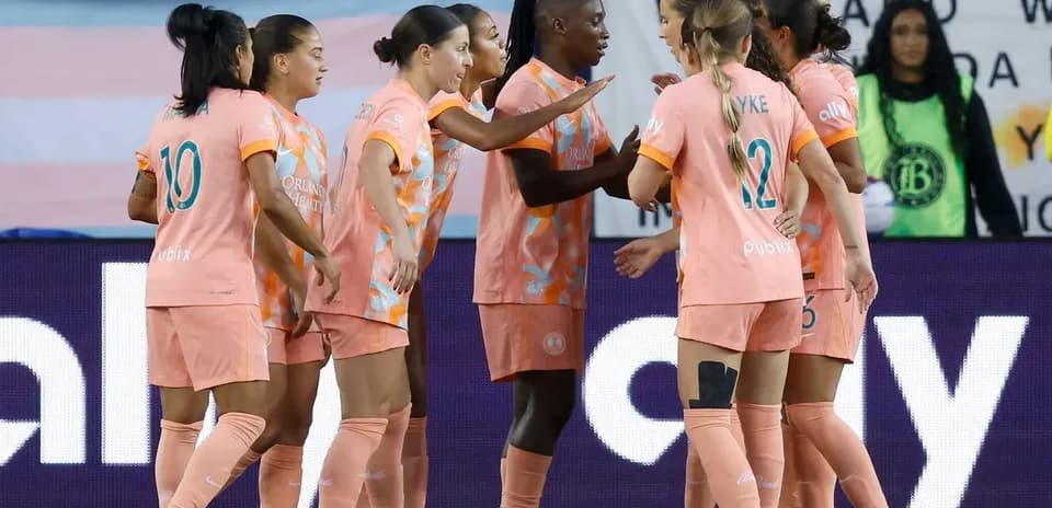 Jugadoras de Orlando Pride celebrando un gol