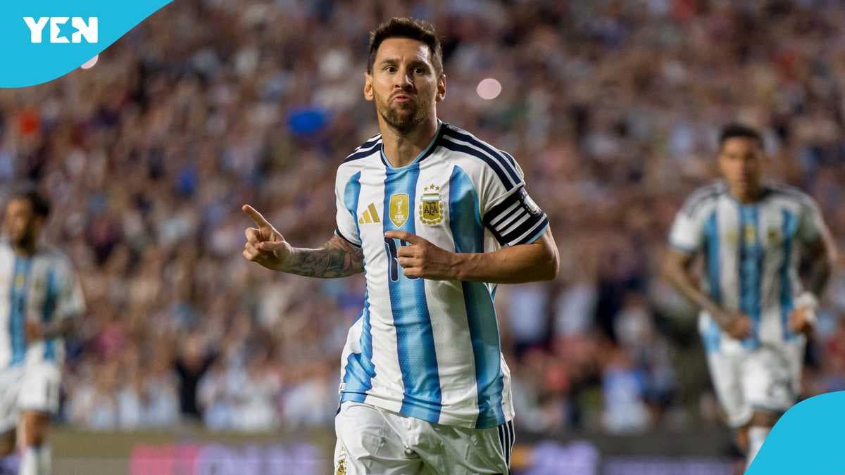 Lionel Messi celebrando un gol en partido de fútbol