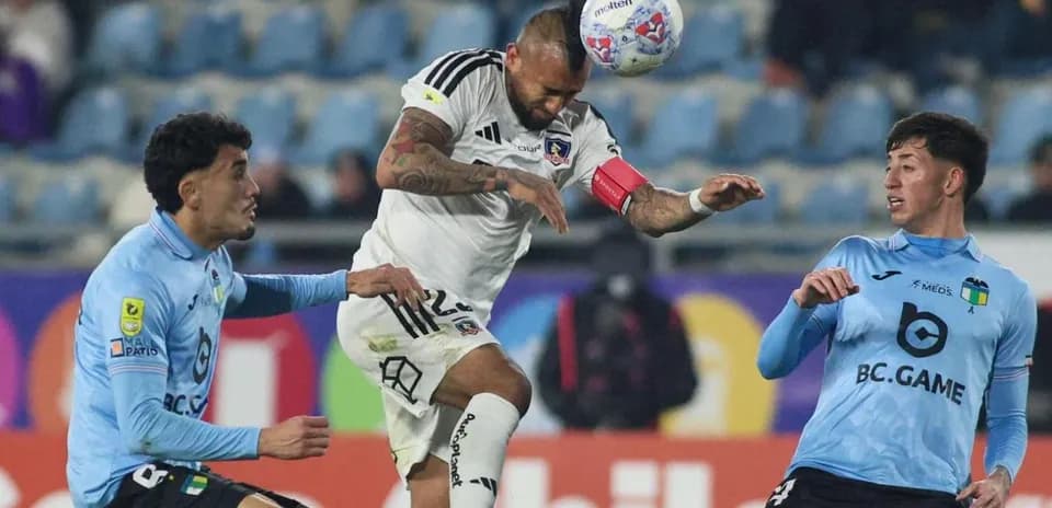 Colo Colo contra O'Higgins en acción de juego