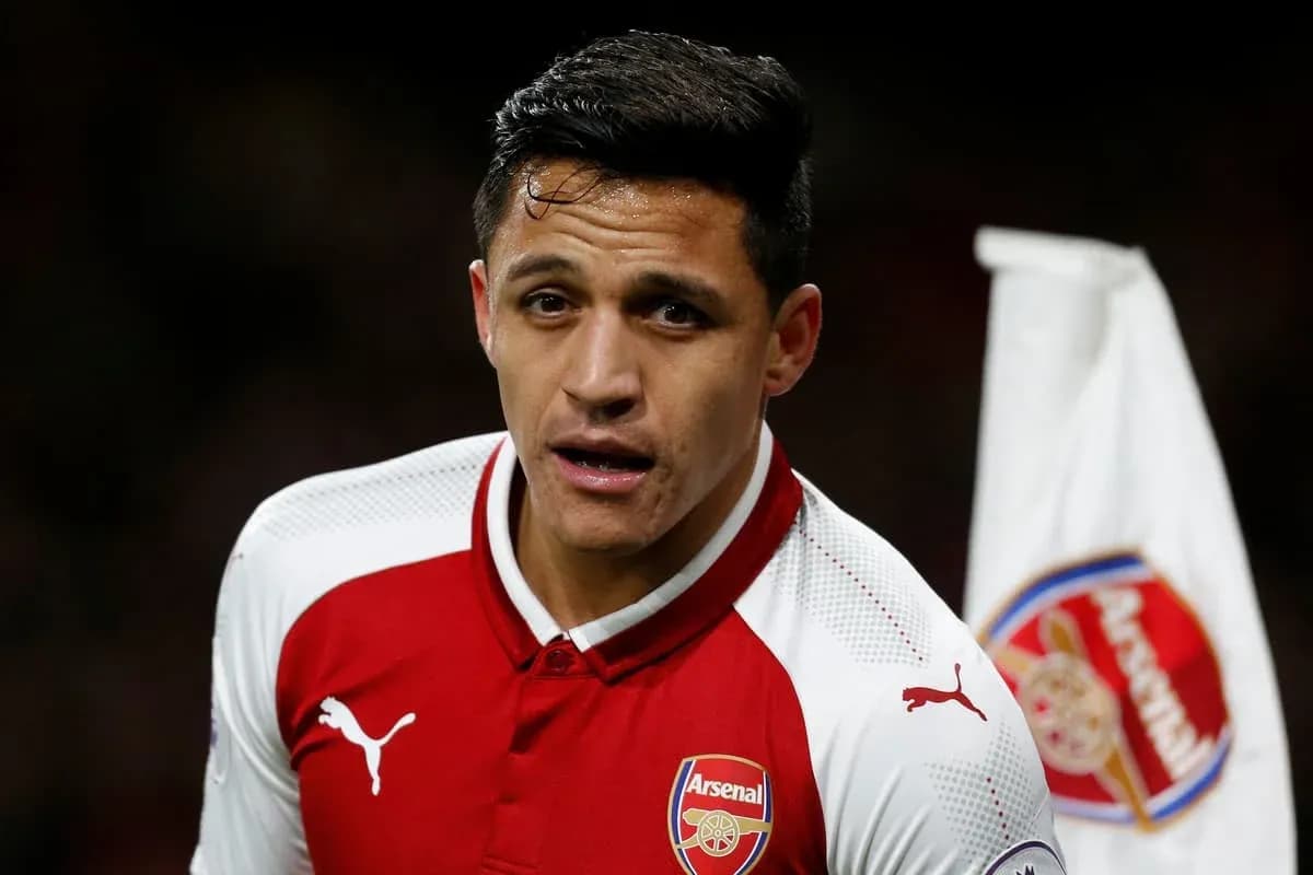 Jugador de Arsenal en el campo durante un partido