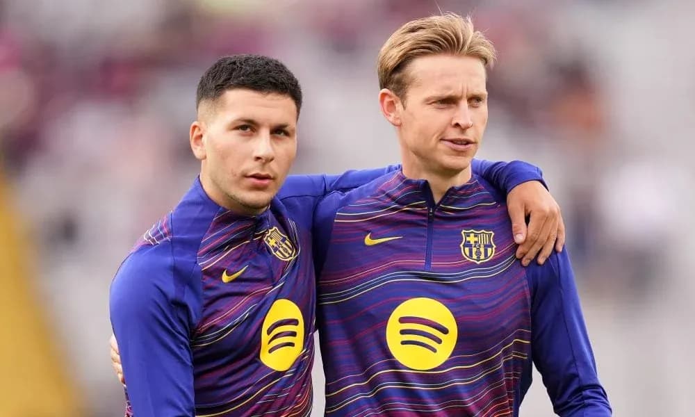 Dos jugadores de Barcelona posando antes del partido