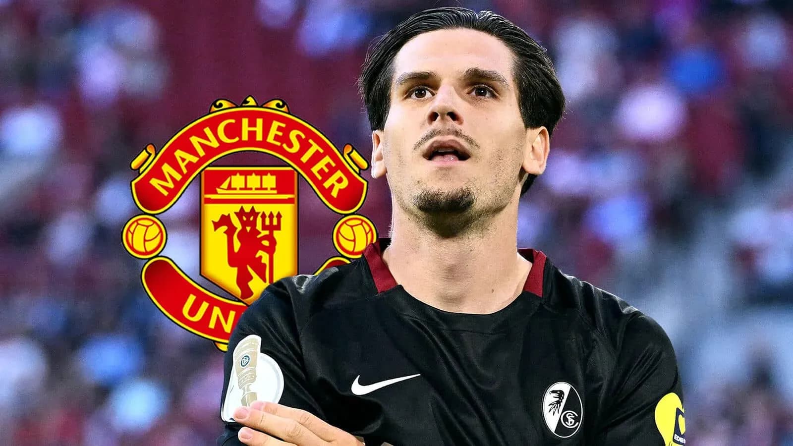 Jugador de fútbol en uniforme con logo de Manchester United