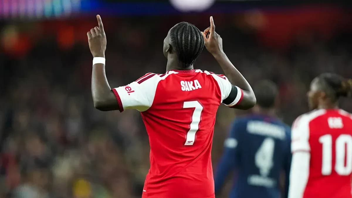 Jugador de Arsenal celebrando con el número 7