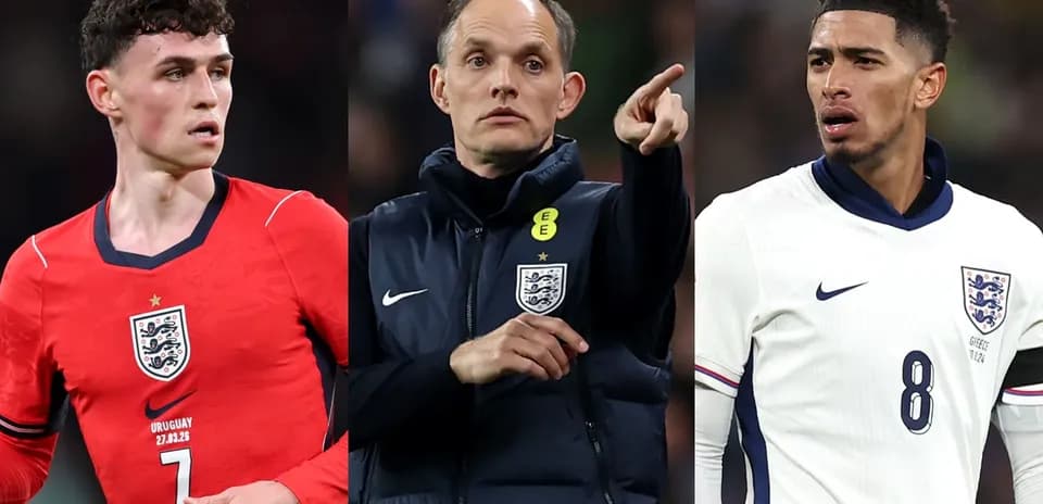 Tres jugadores de Inglaterra durante el partido