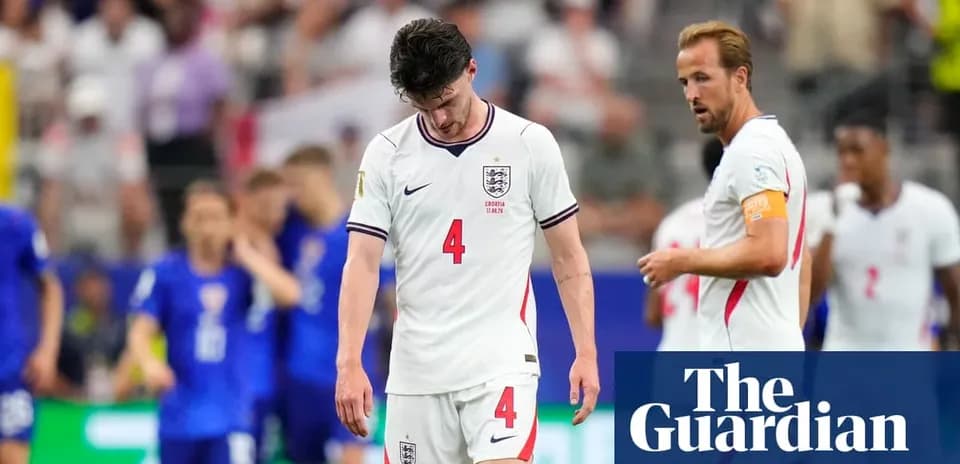 Jugadores de Inglaterra decepcionados durante el partido