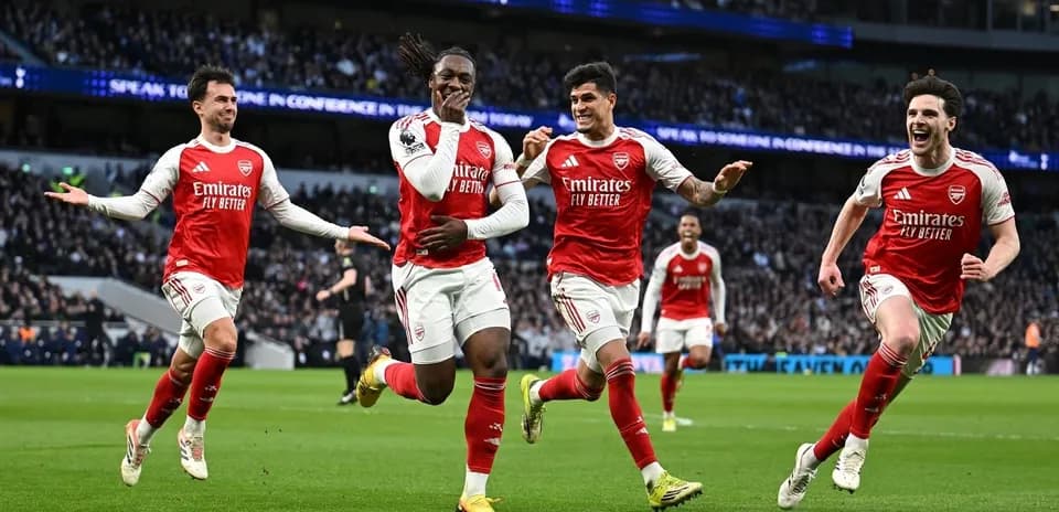 Jugadores del Arsenal celebrando un gol en el partido