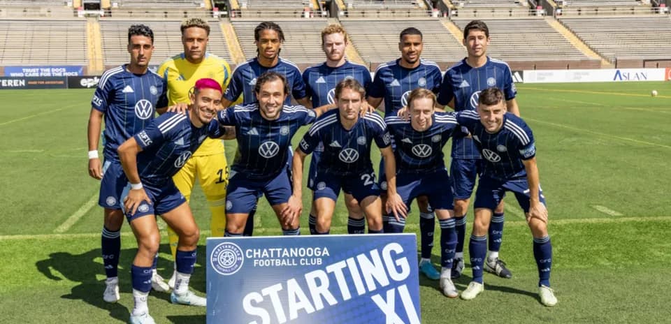 Equipo titular de Chattanooga FC en el campo