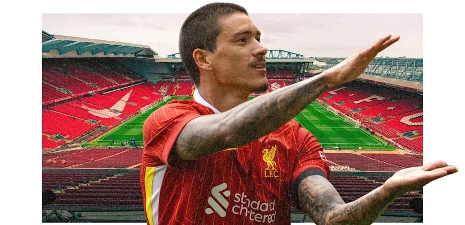 Jugador de Liverpool en Anfield durante un partido