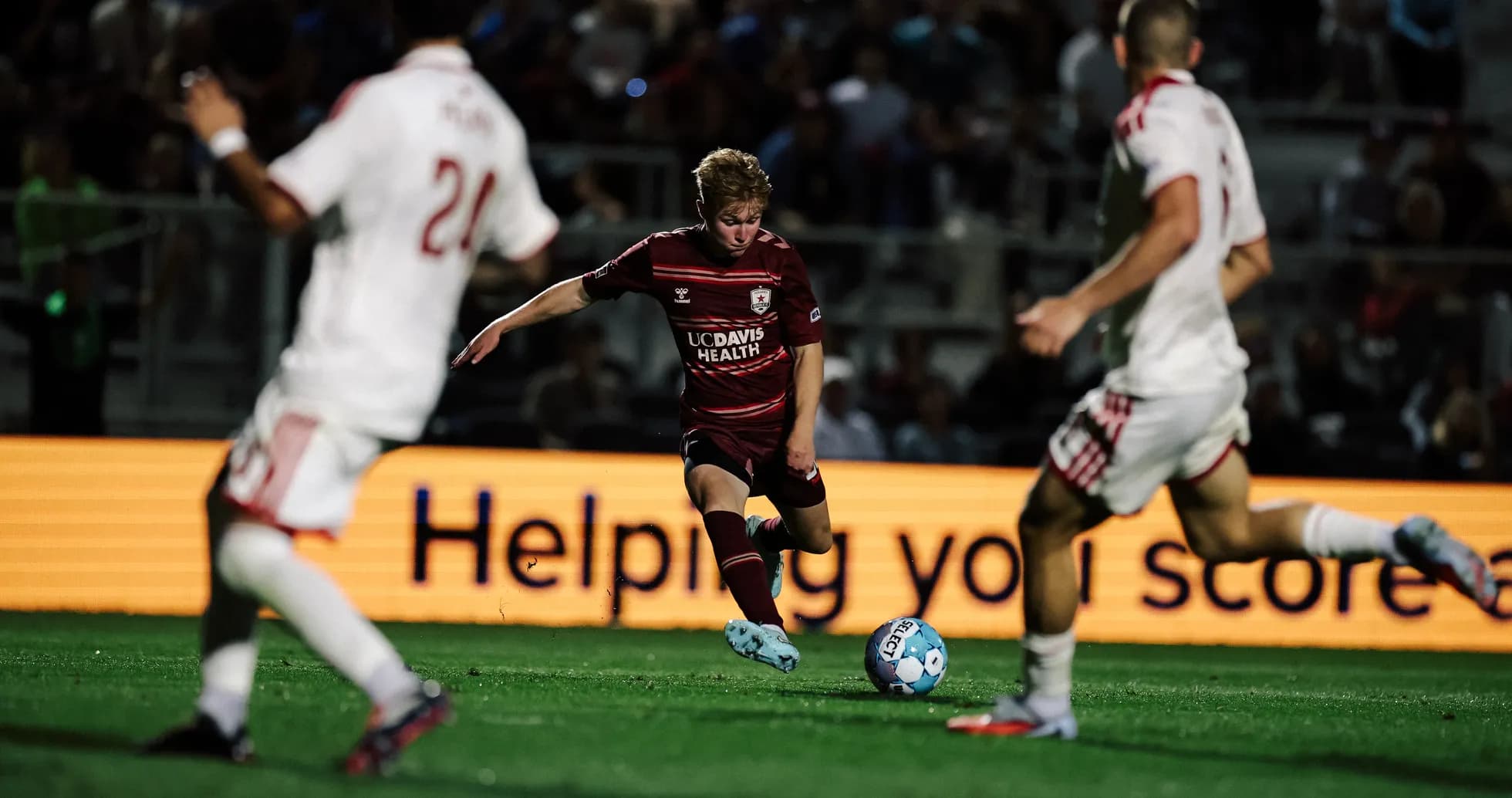 Jugador de Sacramento Republic en acción durante el partido
