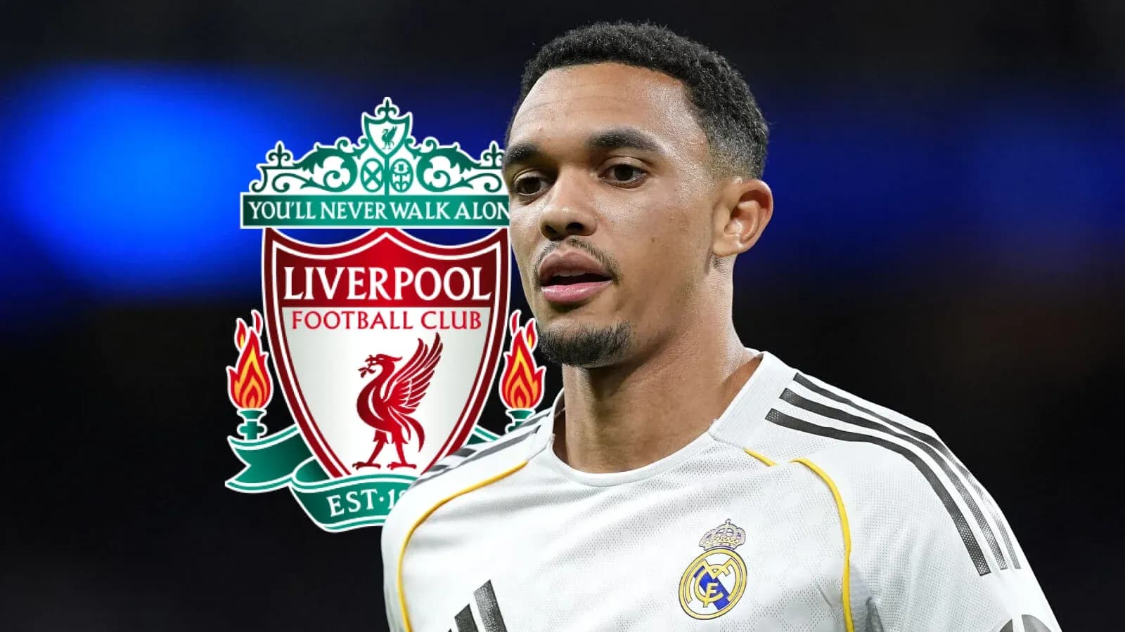 Jugador de fútbol con camisetas de Liverpool y Real Madrid