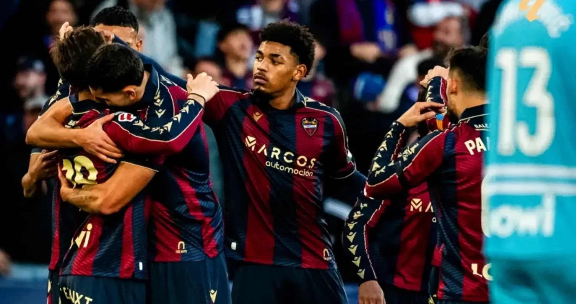 Jugadores de Levante celebrando un gol