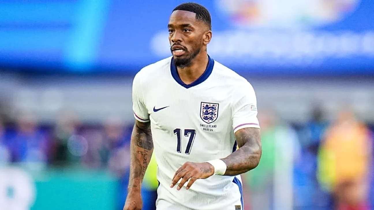 Jugador de Inglaterra corriendo en el campo de fútbol