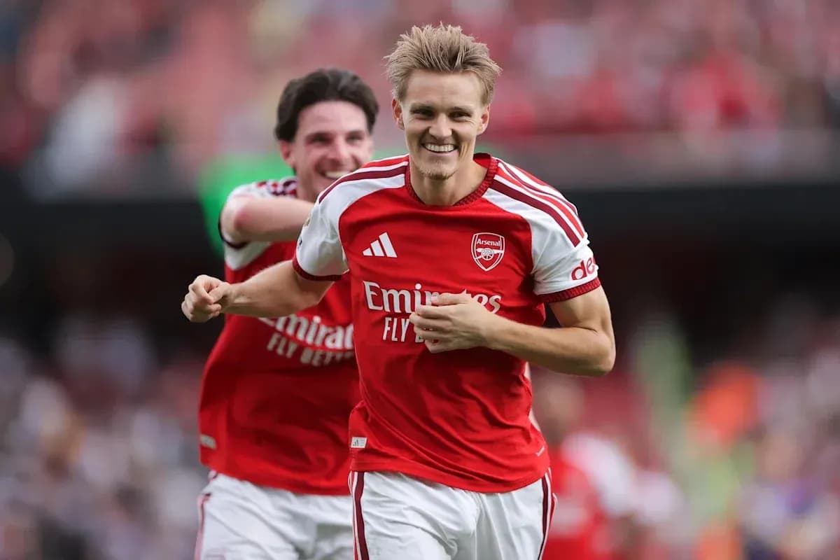 Jugador de Arsenal celebrando un gol en el partido