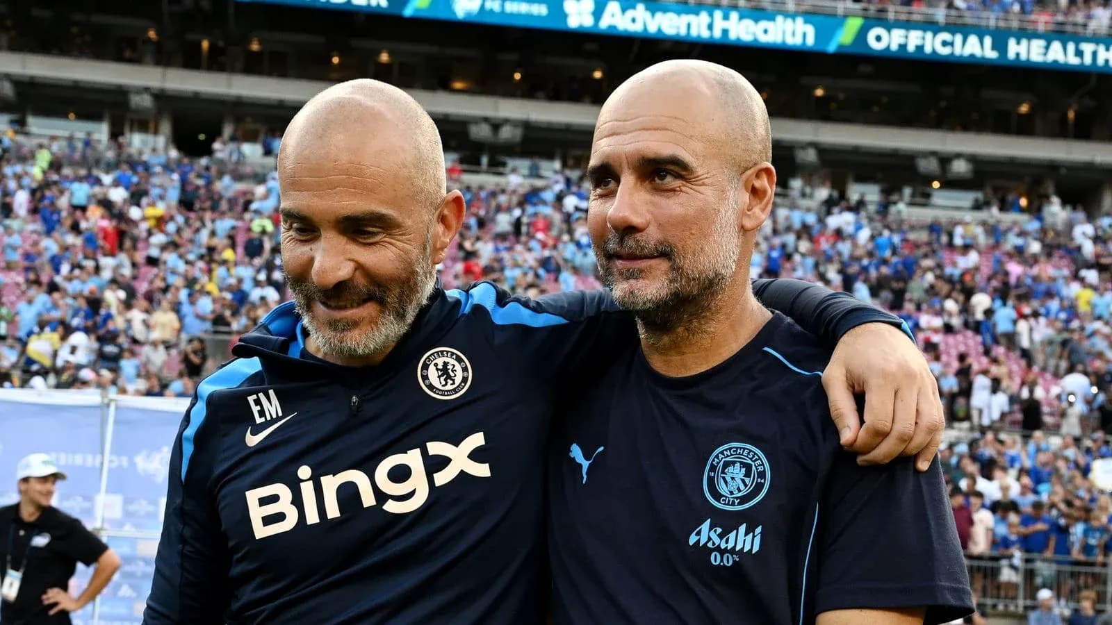 Entrenadores de Chelsea y Manchester City juntos en el estadio