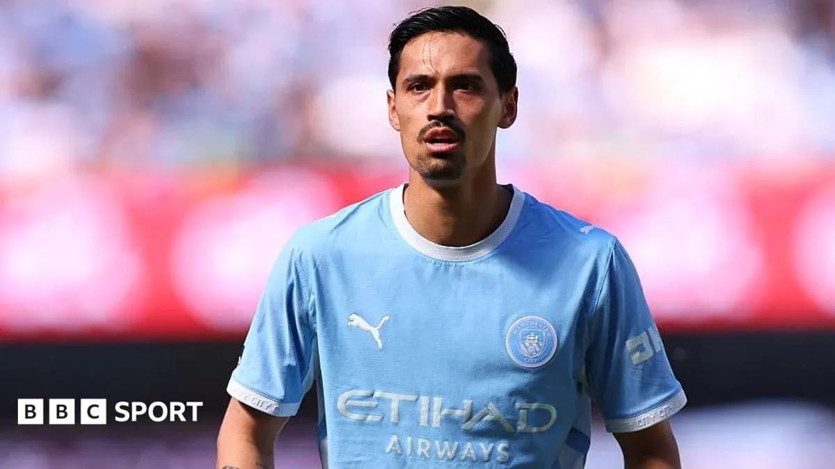 Jugador de Manchester City en el campo durante el partido